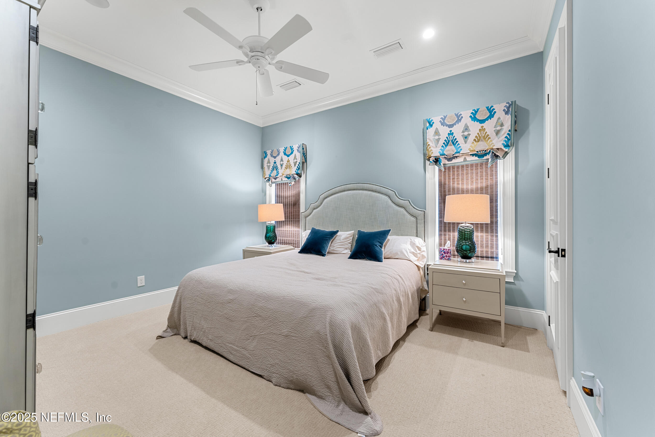 5282 HIDDEN HOLLOW Court