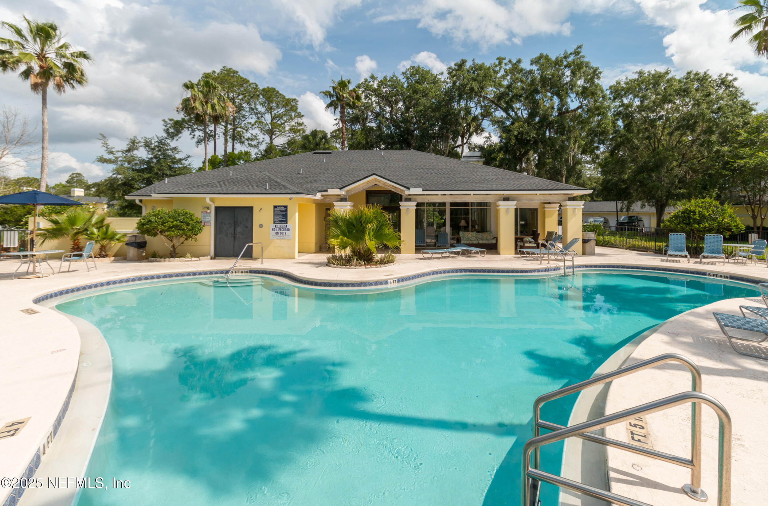 1800 THE GREENS Way, 603