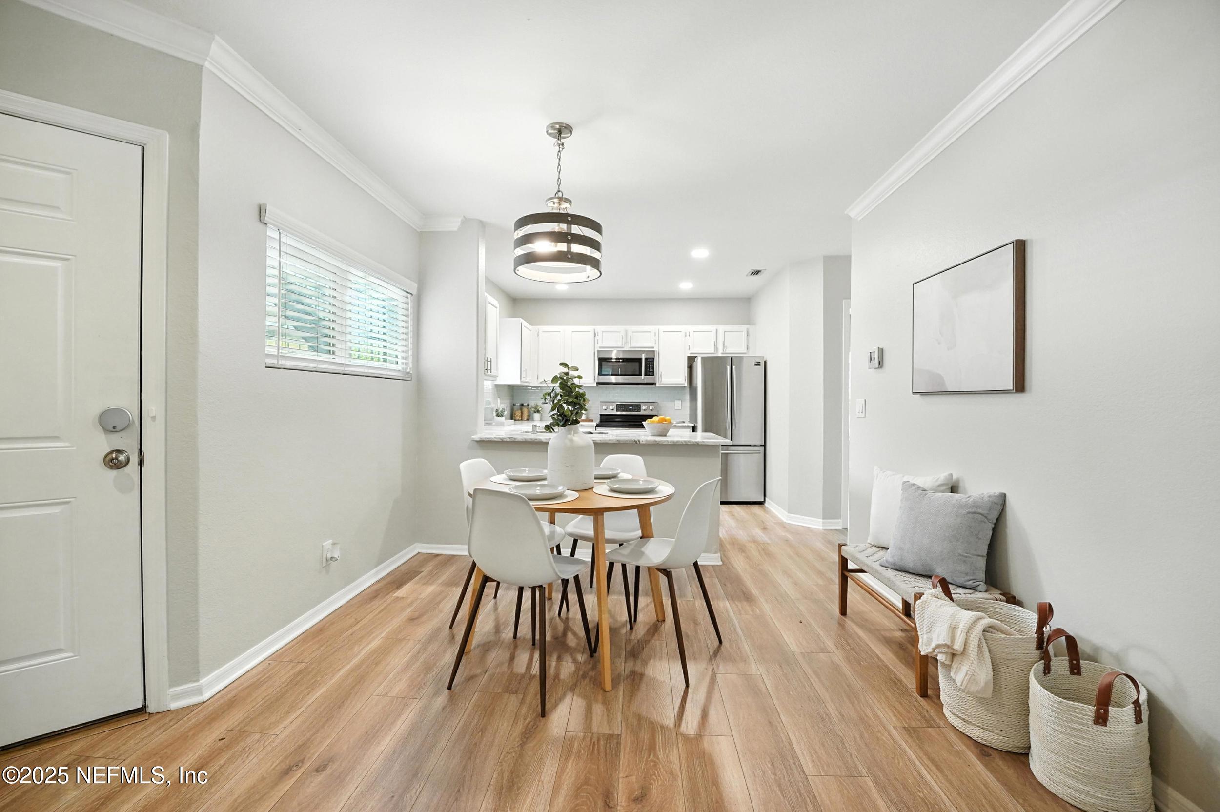 1800 THE GREENS Way, 603