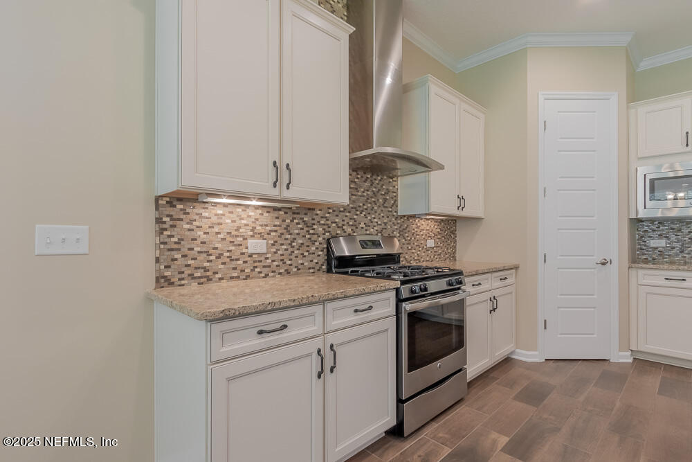 3560 CROSSVIEW Drive