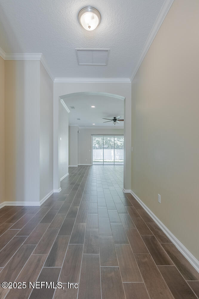 3560 CROSSVIEW Drive