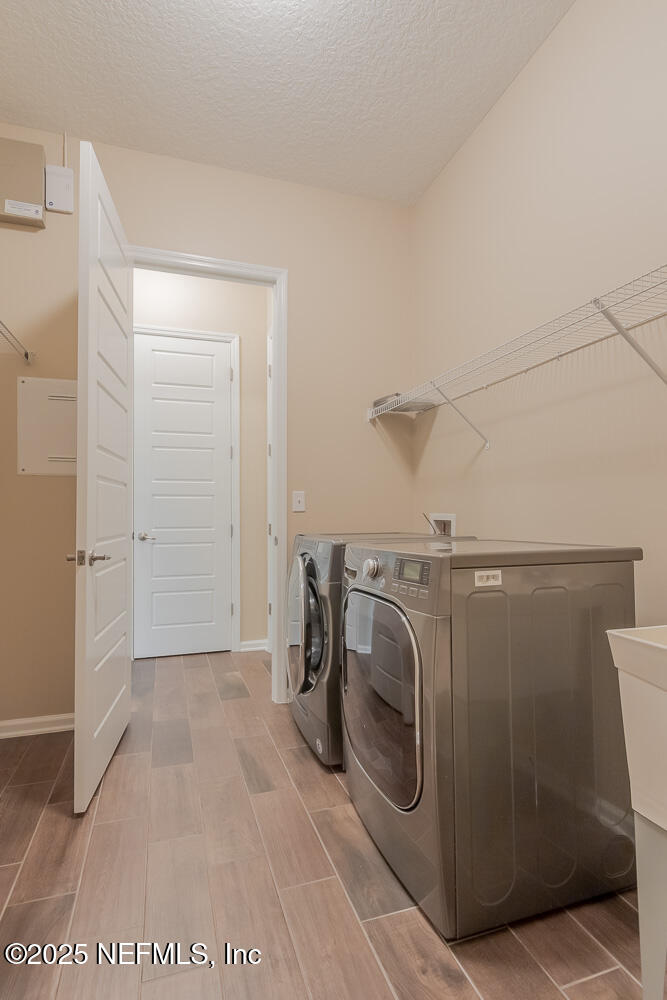 3560 CROSSVIEW Drive