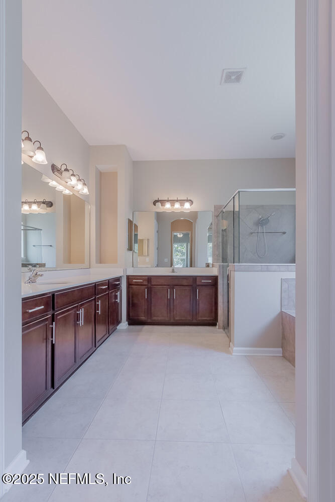 3560 CROSSVIEW Drive