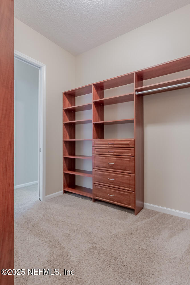 3560 CROSSVIEW Drive