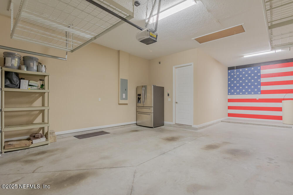 3560 CROSSVIEW Drive