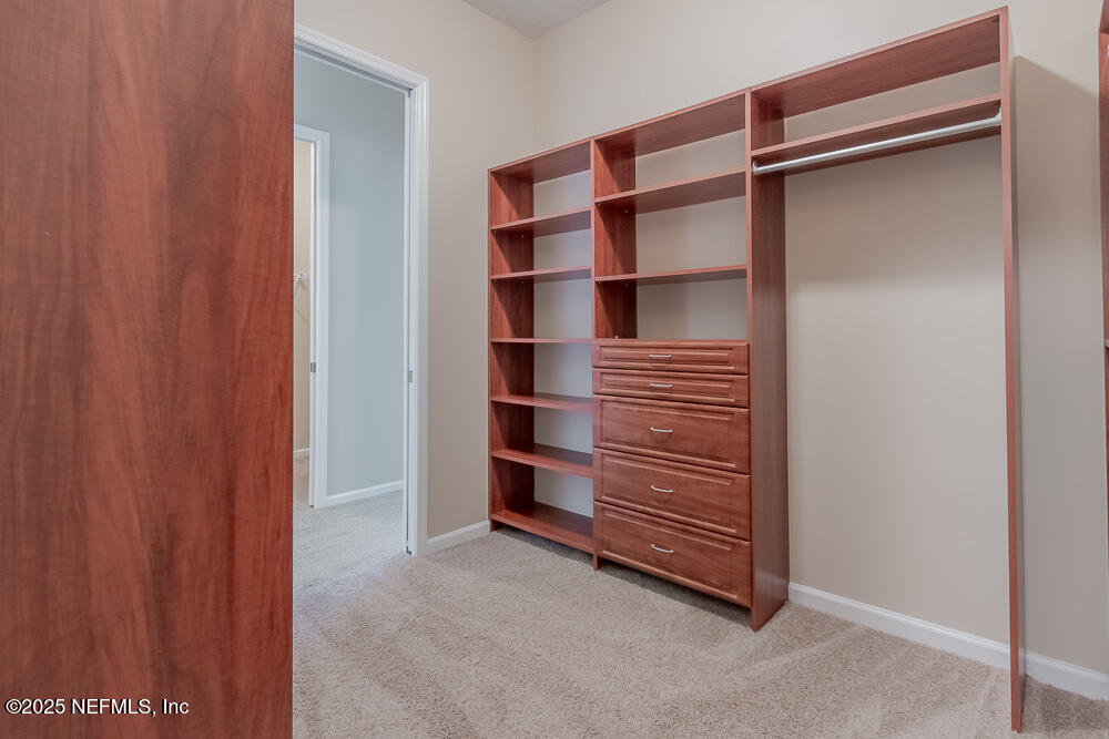 3560 CROSSVIEW Drive