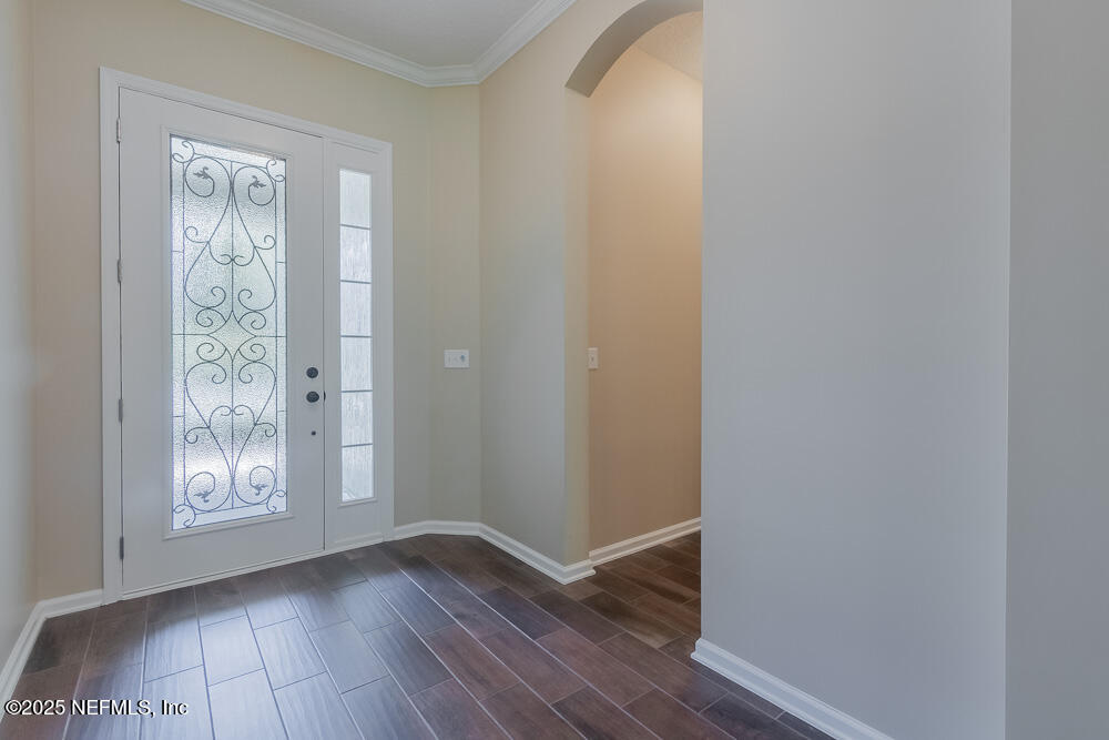 3560 CROSSVIEW Drive