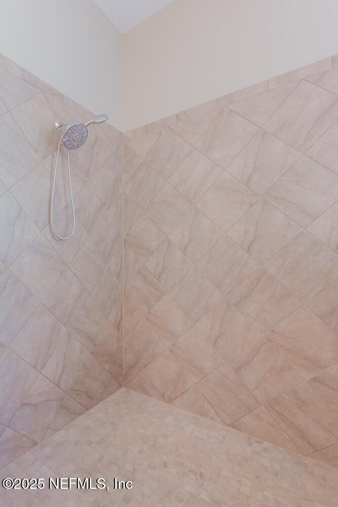 3560 CROSSVIEW Drive