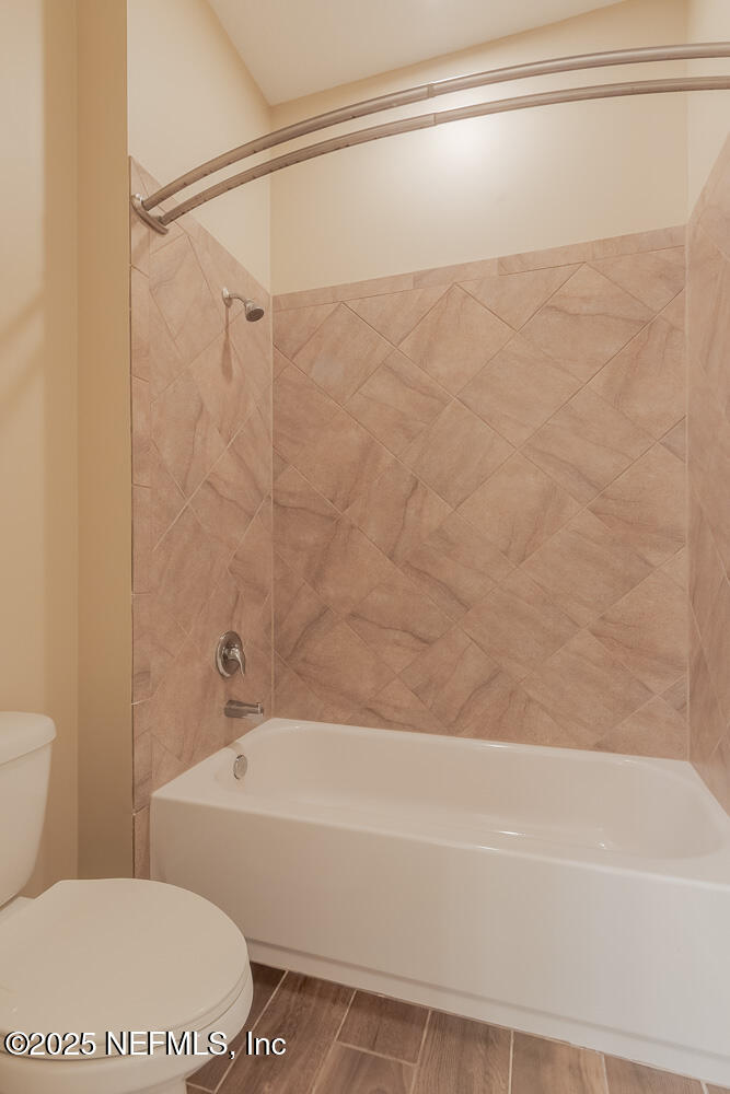 3560 CROSSVIEW Drive