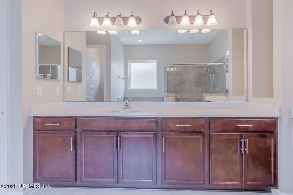 3560 CROSSVIEW Drive