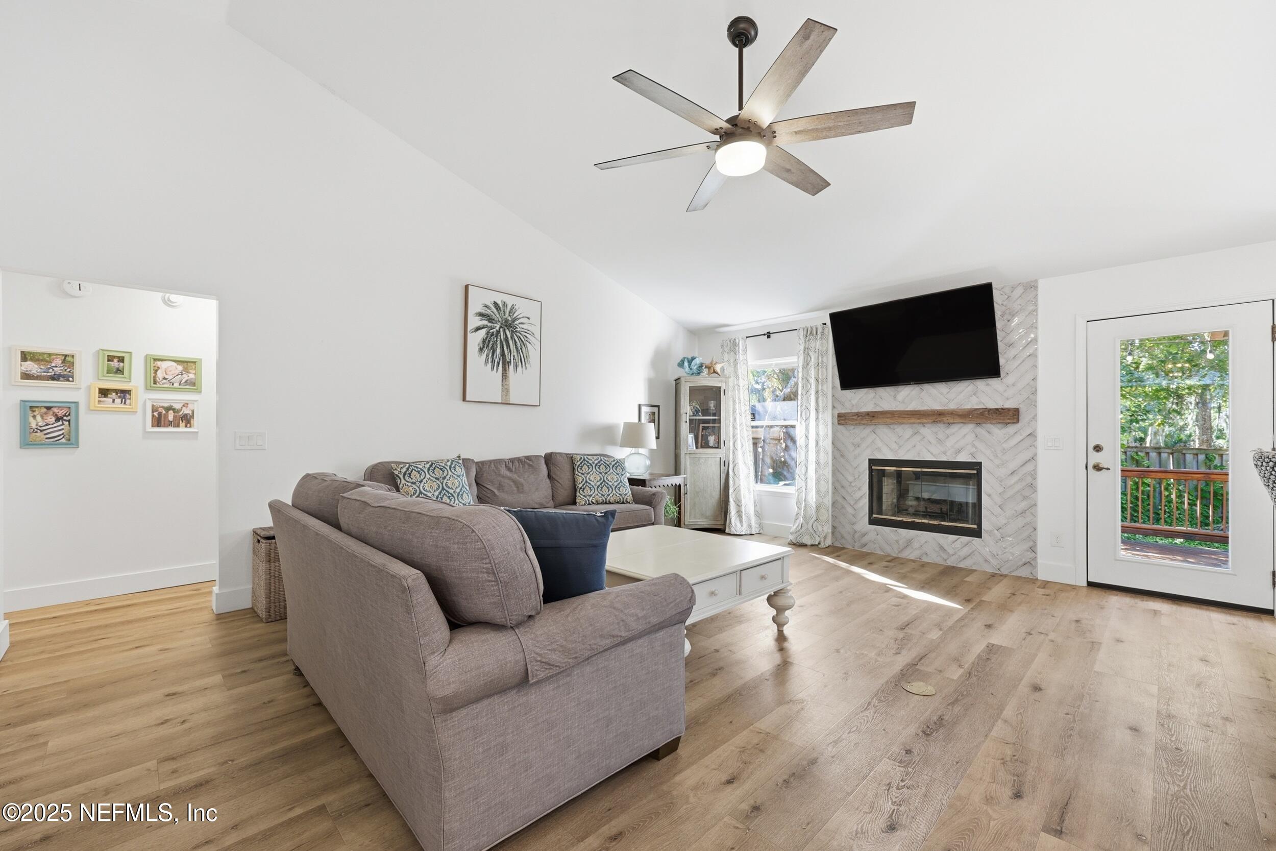 1532 ASHFORD OAKS Way