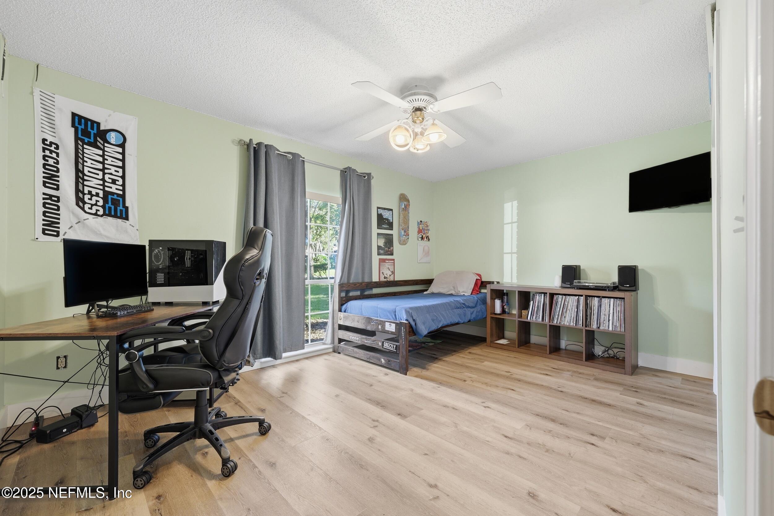 1532 ASHFORD OAKS Way