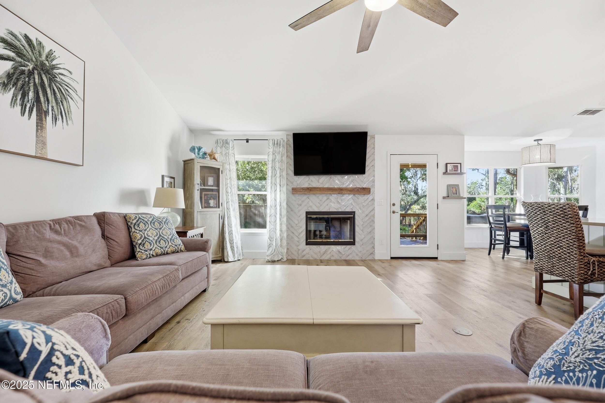 1532 ASHFORD OAKS Way