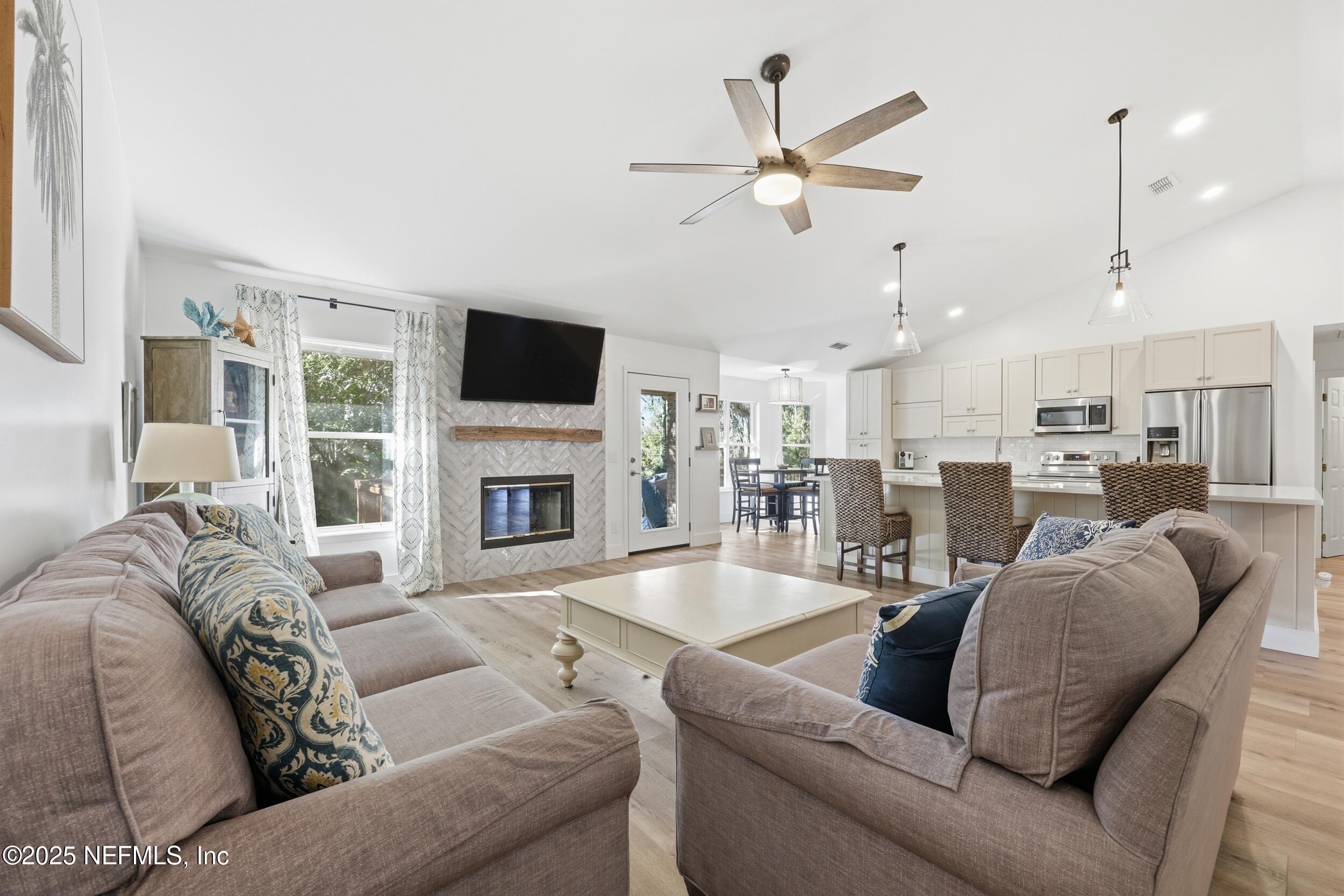 1532 ASHFORD OAKS Way