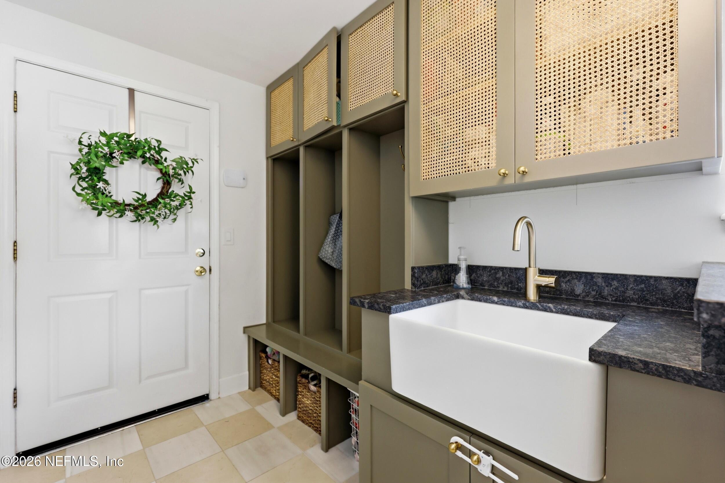 7042 CYPRESS BRIDGE Drive S