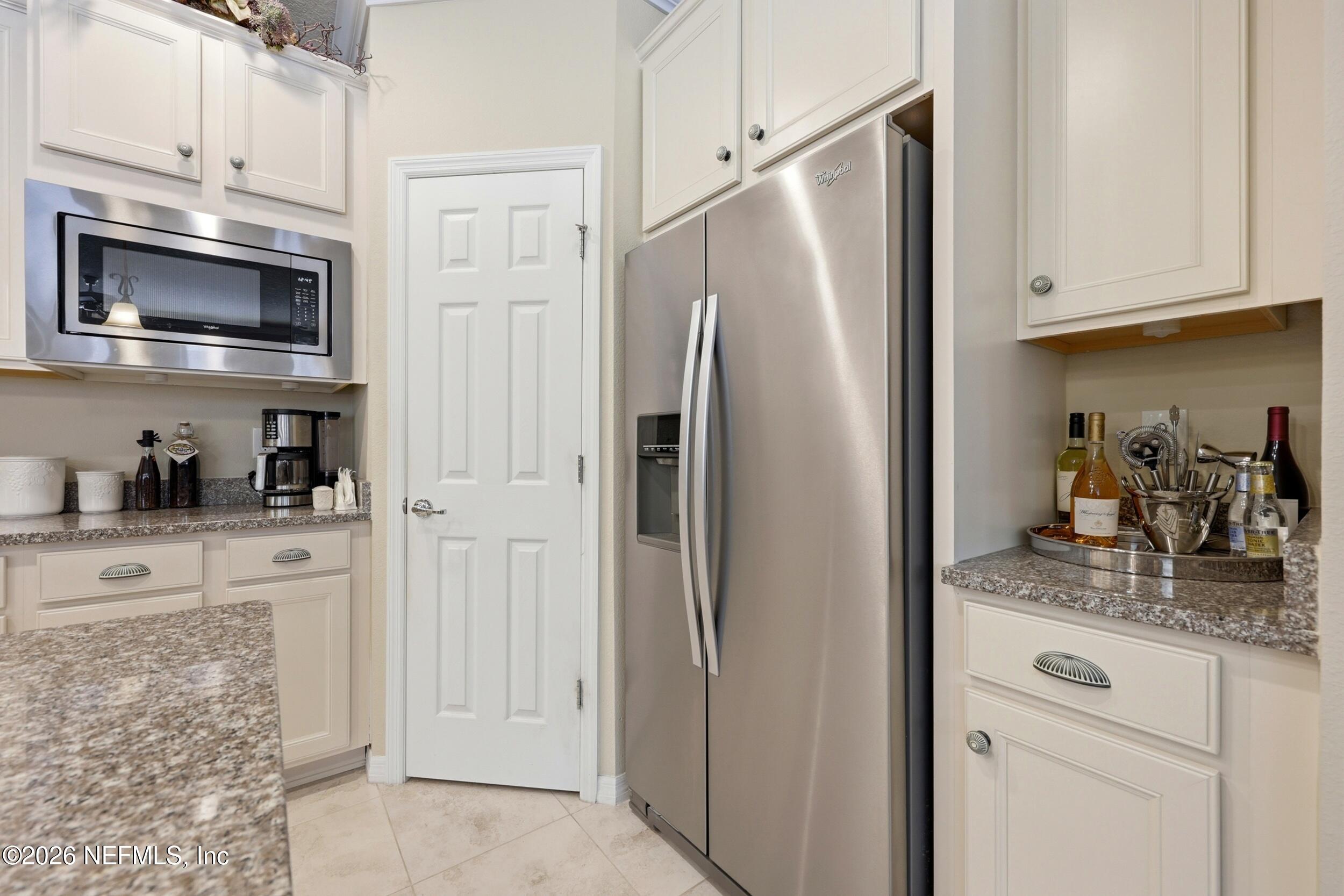 313 MANGROVE THICKET Boulevard