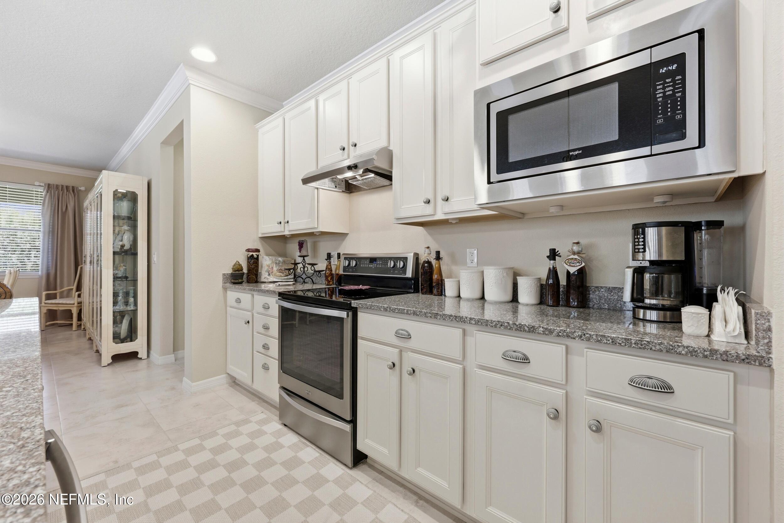 313 MANGROVE THICKET Boulevard
