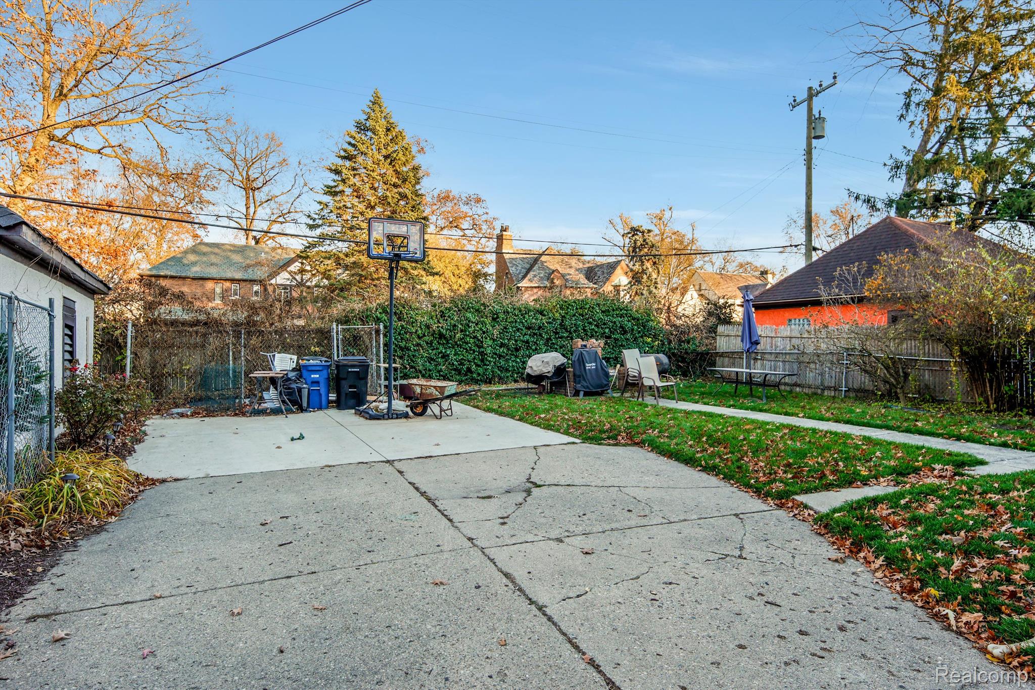 17394 PARKSIDE Street