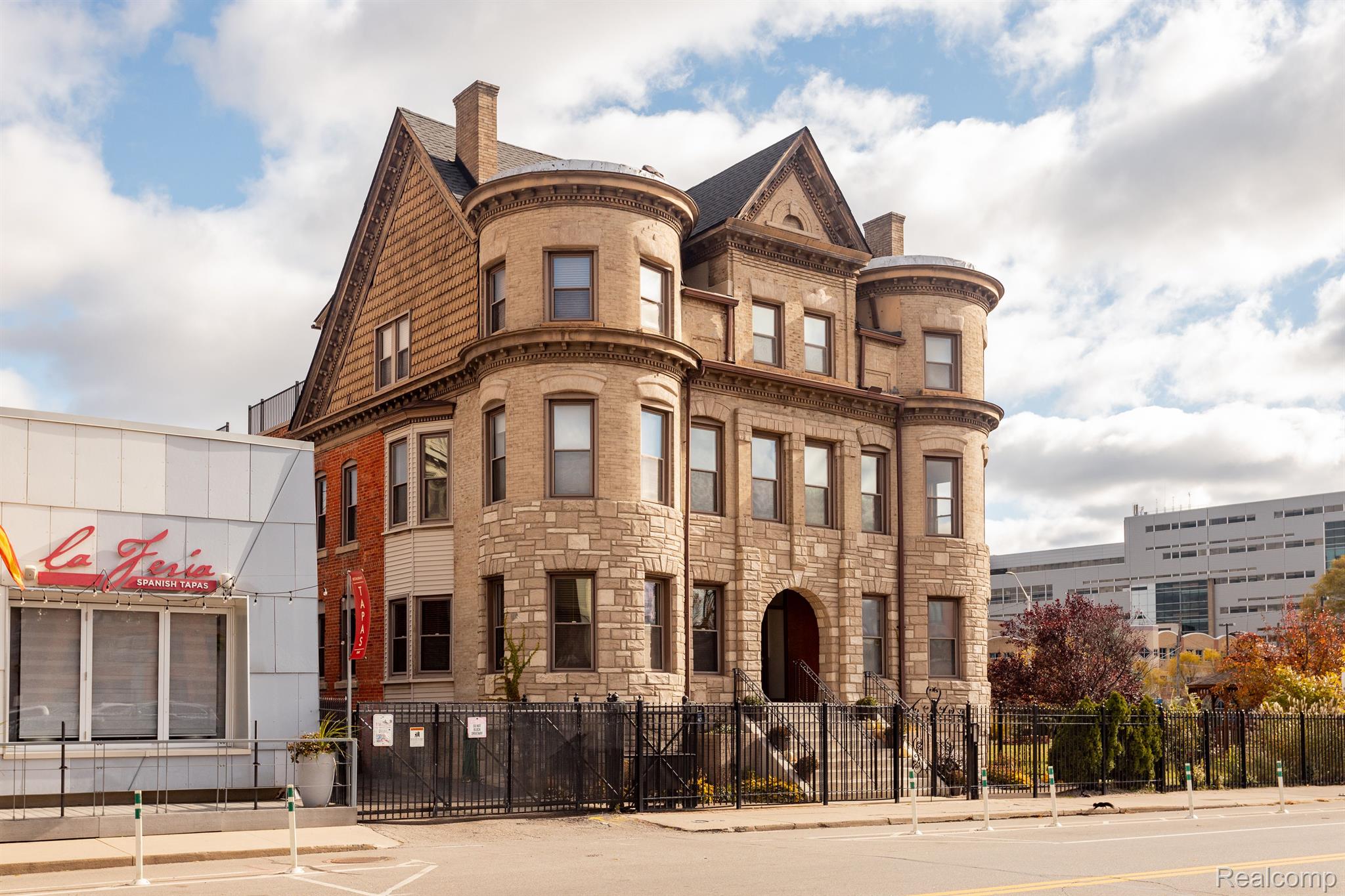 4120 CASS Avenue 4
