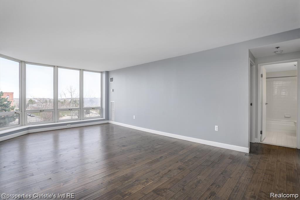 250 E Harbortown Drive 506