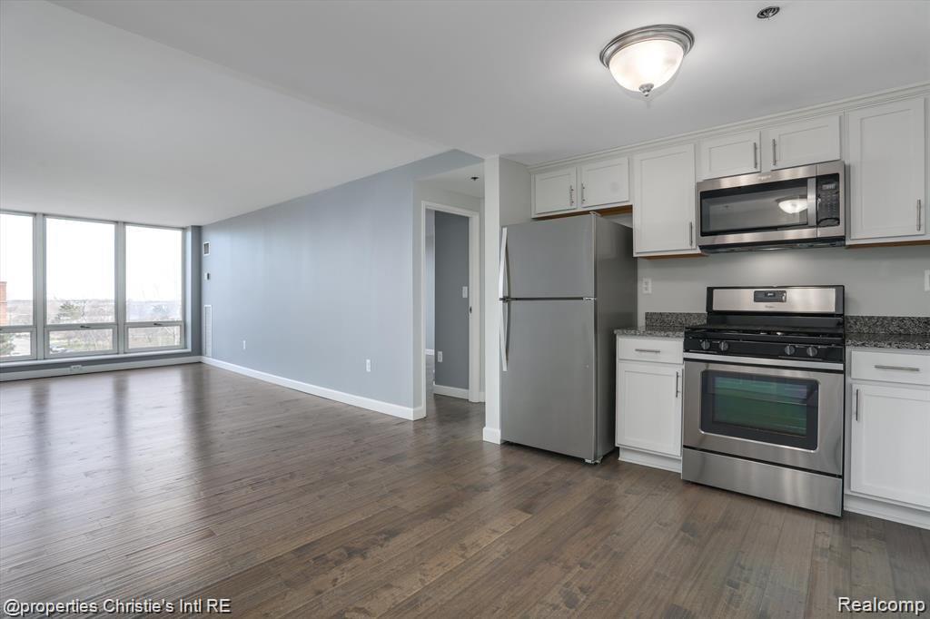 250 E Harbortown Drive 506