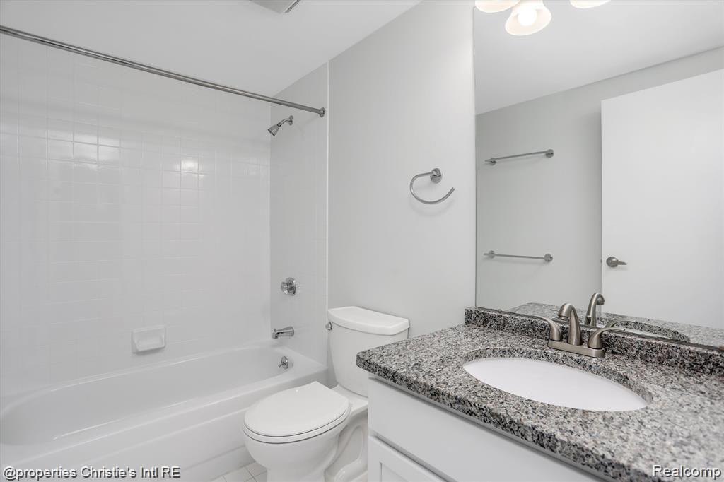 250 E Harbortown Drive 506