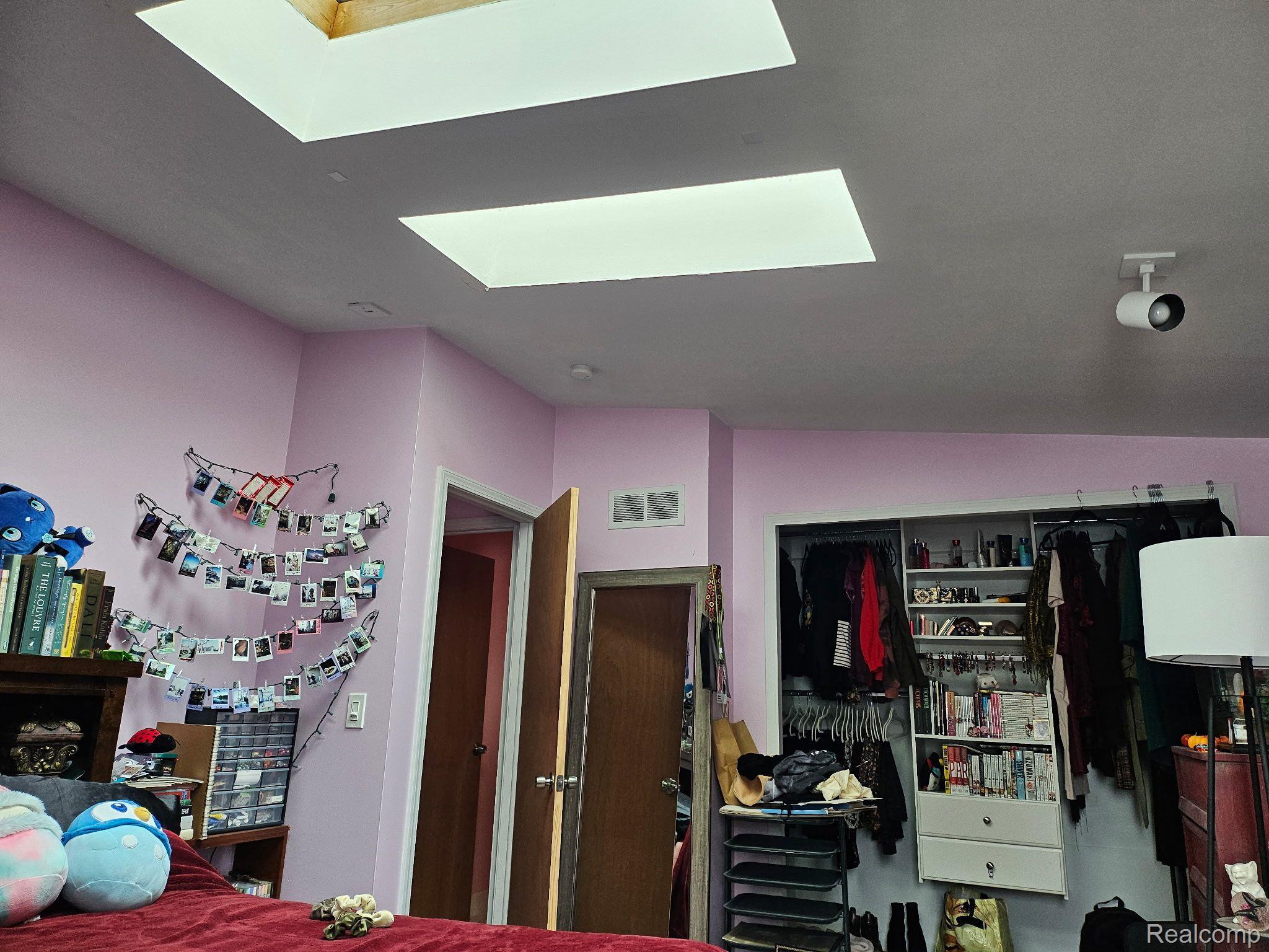 1615 FAIRCOURT Street