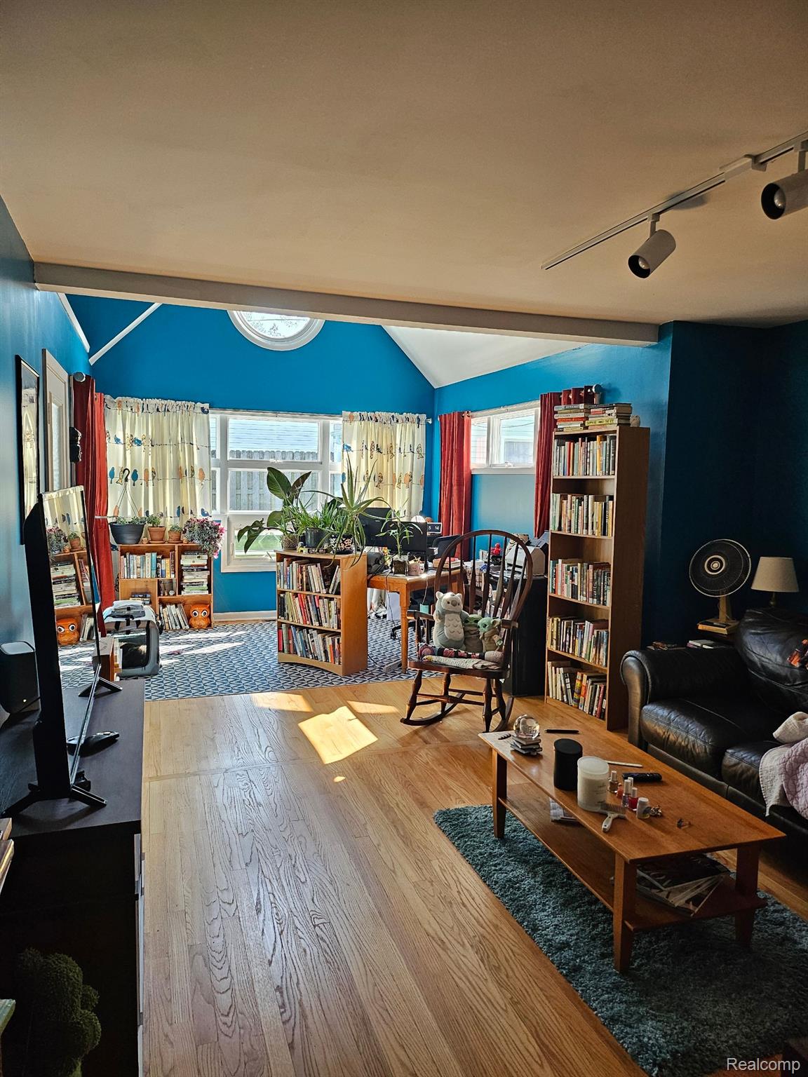 1615 FAIRCOURT Street