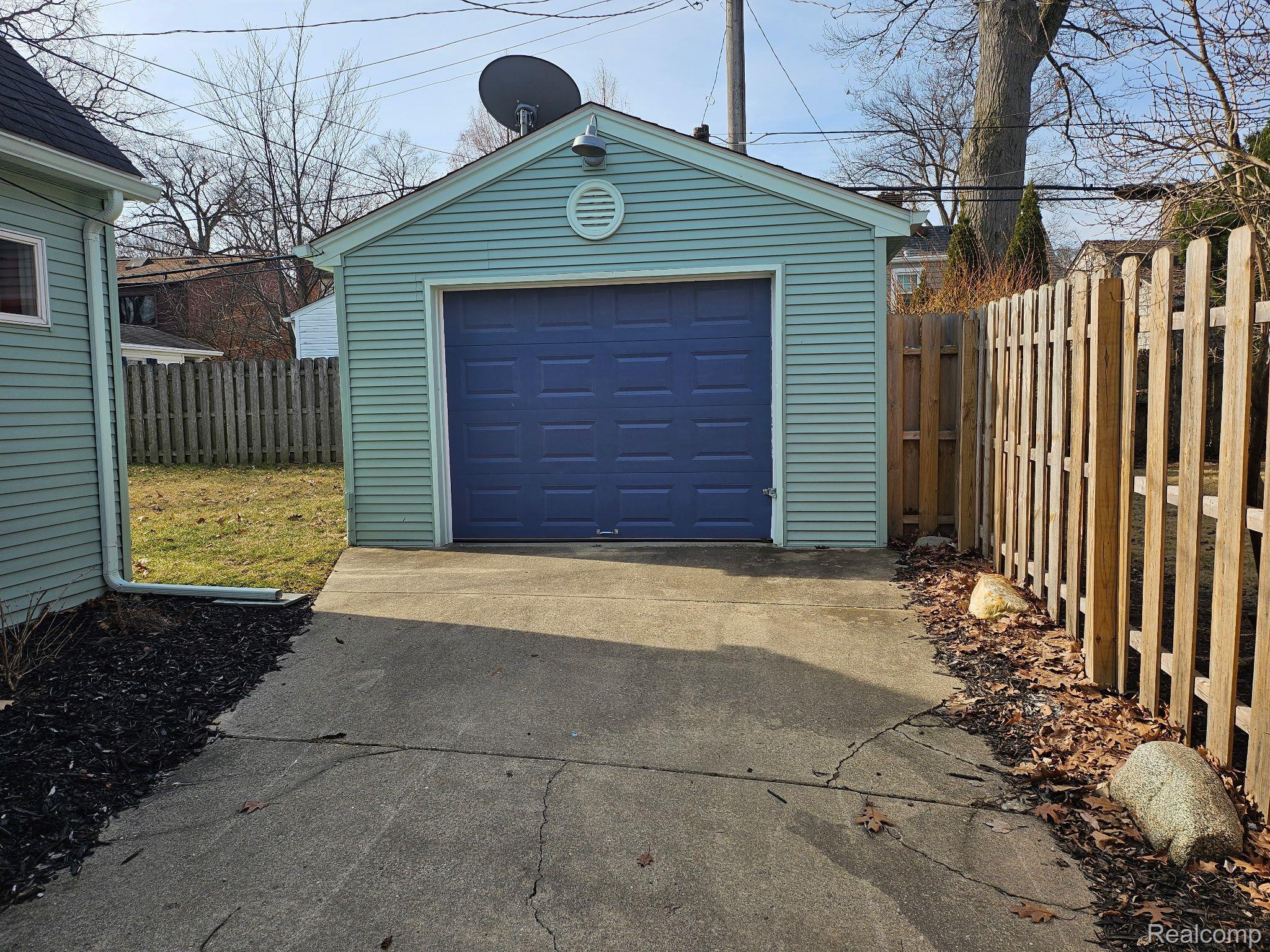 1615 FAIRCOURT Street