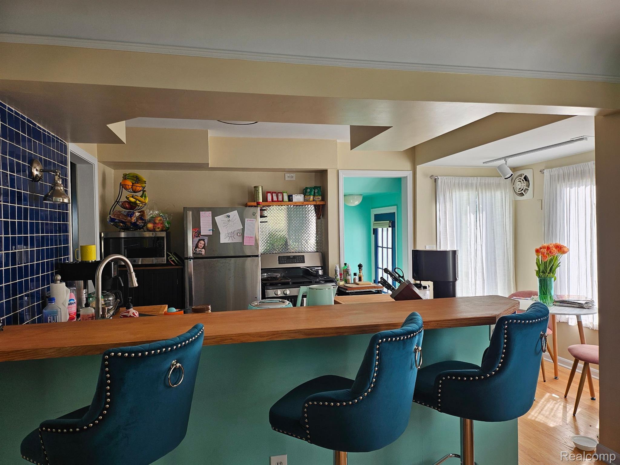 1615 FAIRCOURT Street