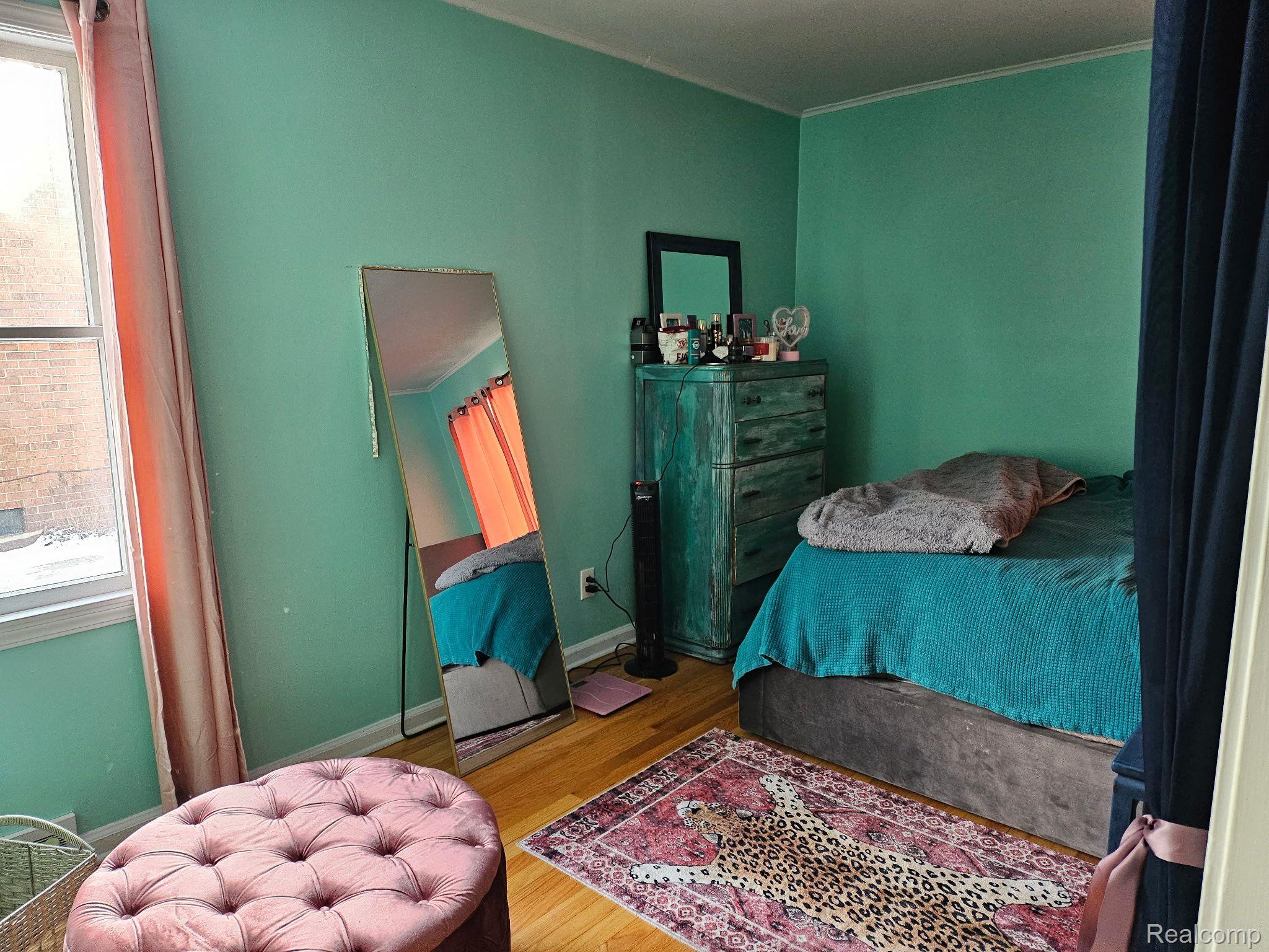 1615 FAIRCOURT Street