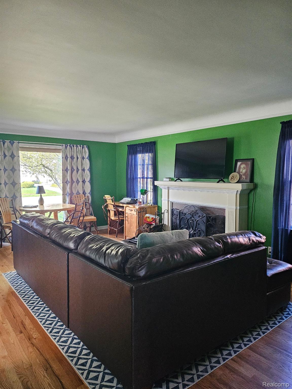 1615 FAIRCOURT Street