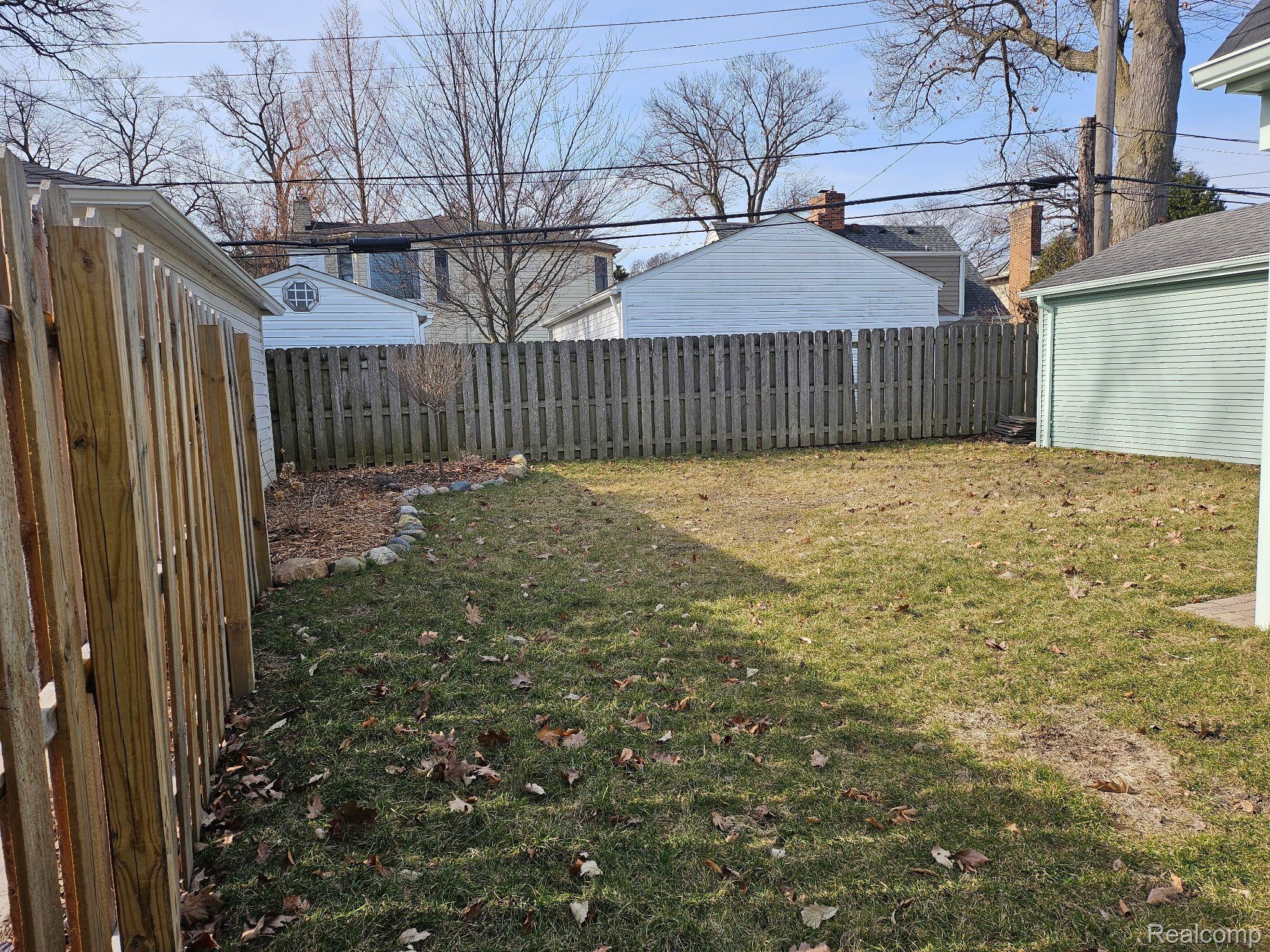 1615 FAIRCOURT Street