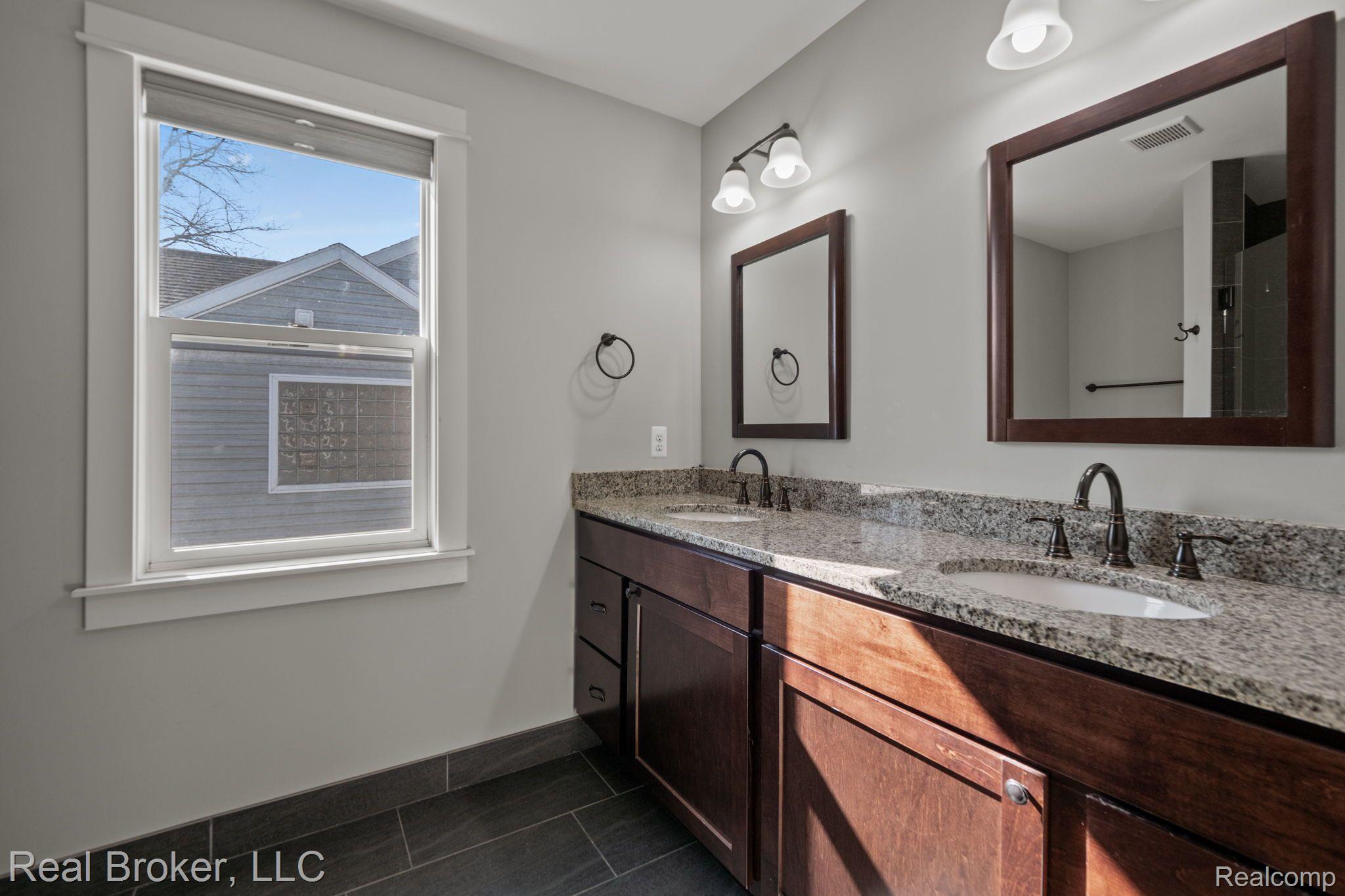 632 N ALTADENA Avenue
