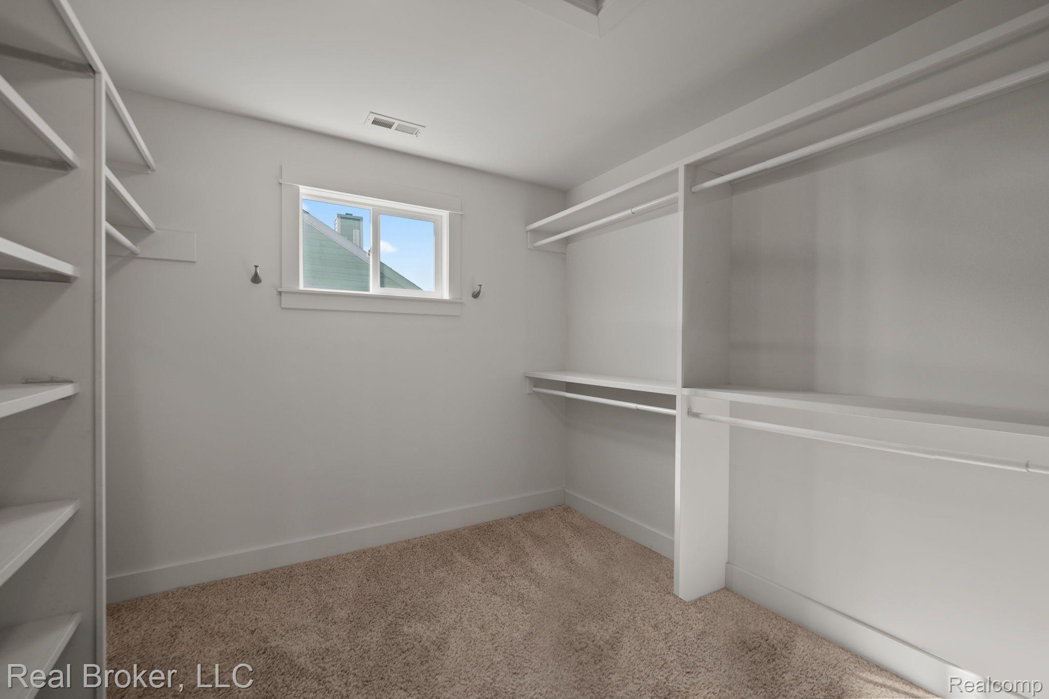 632 N ALTADENA Avenue