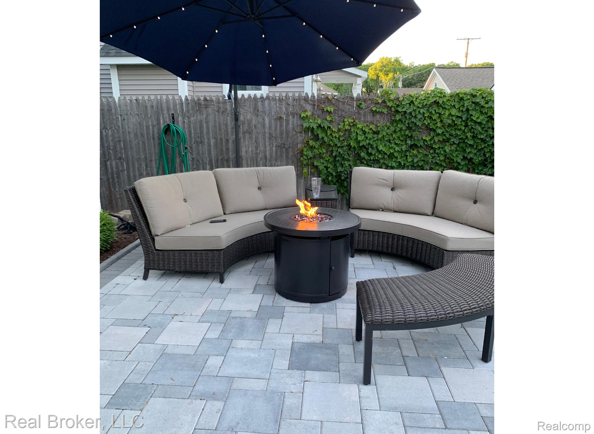 632 N ALTADENA Avenue
