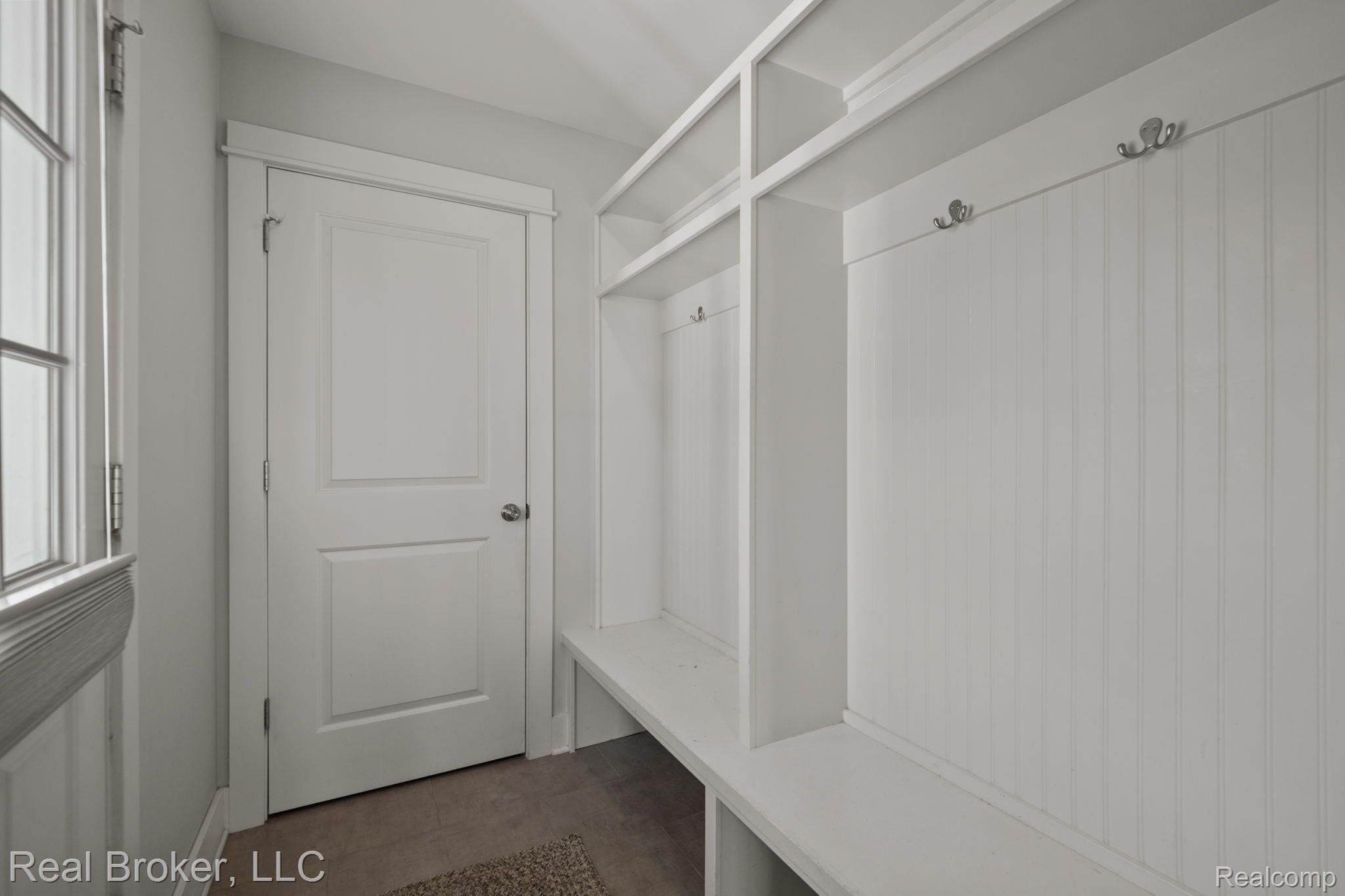 632 N ALTADENA Avenue