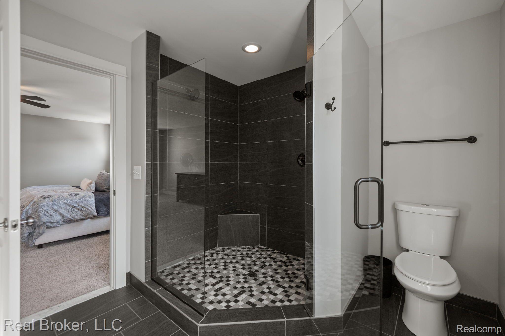 632 N ALTADENA Avenue
