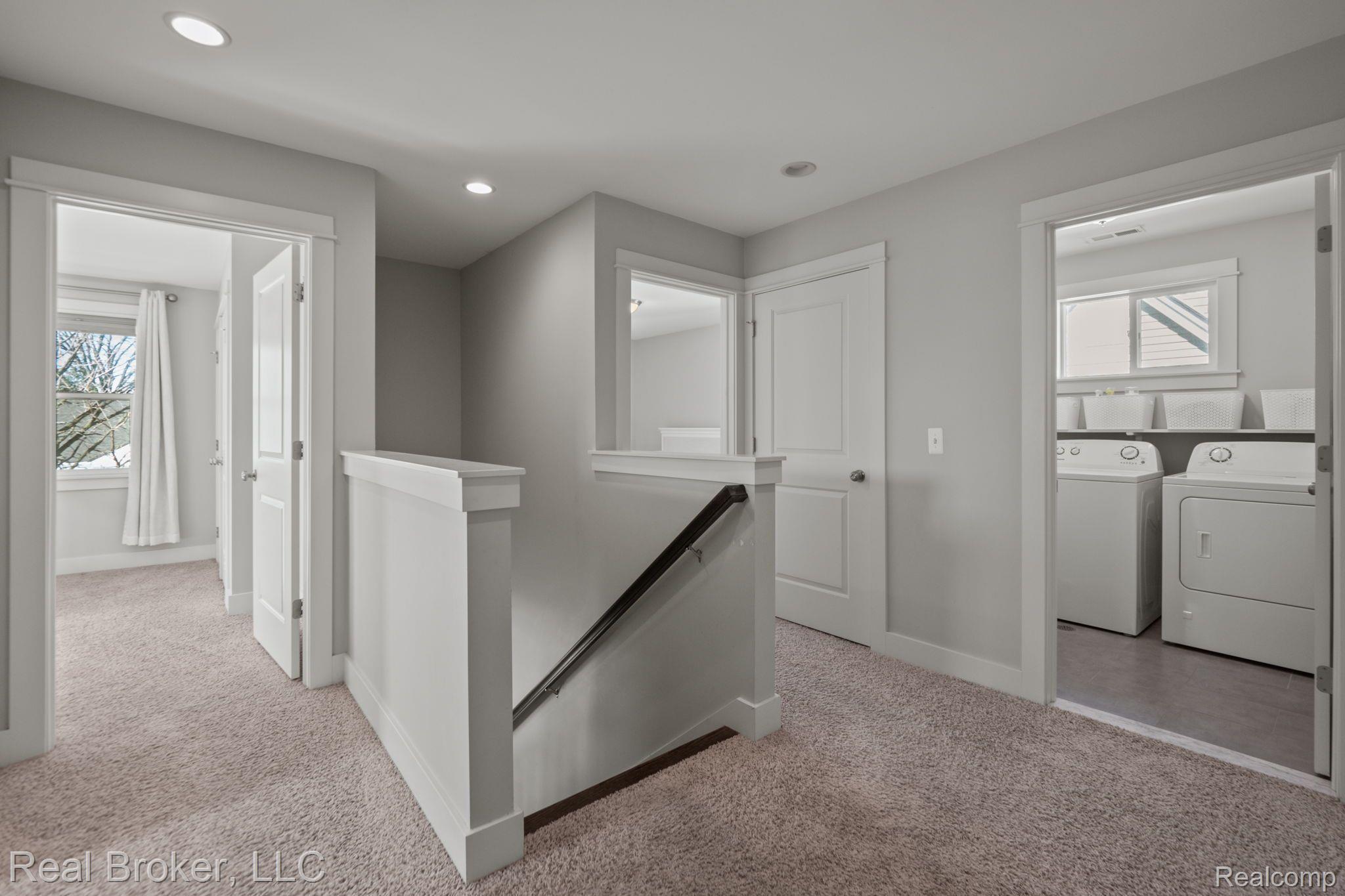 632 N ALTADENA Avenue