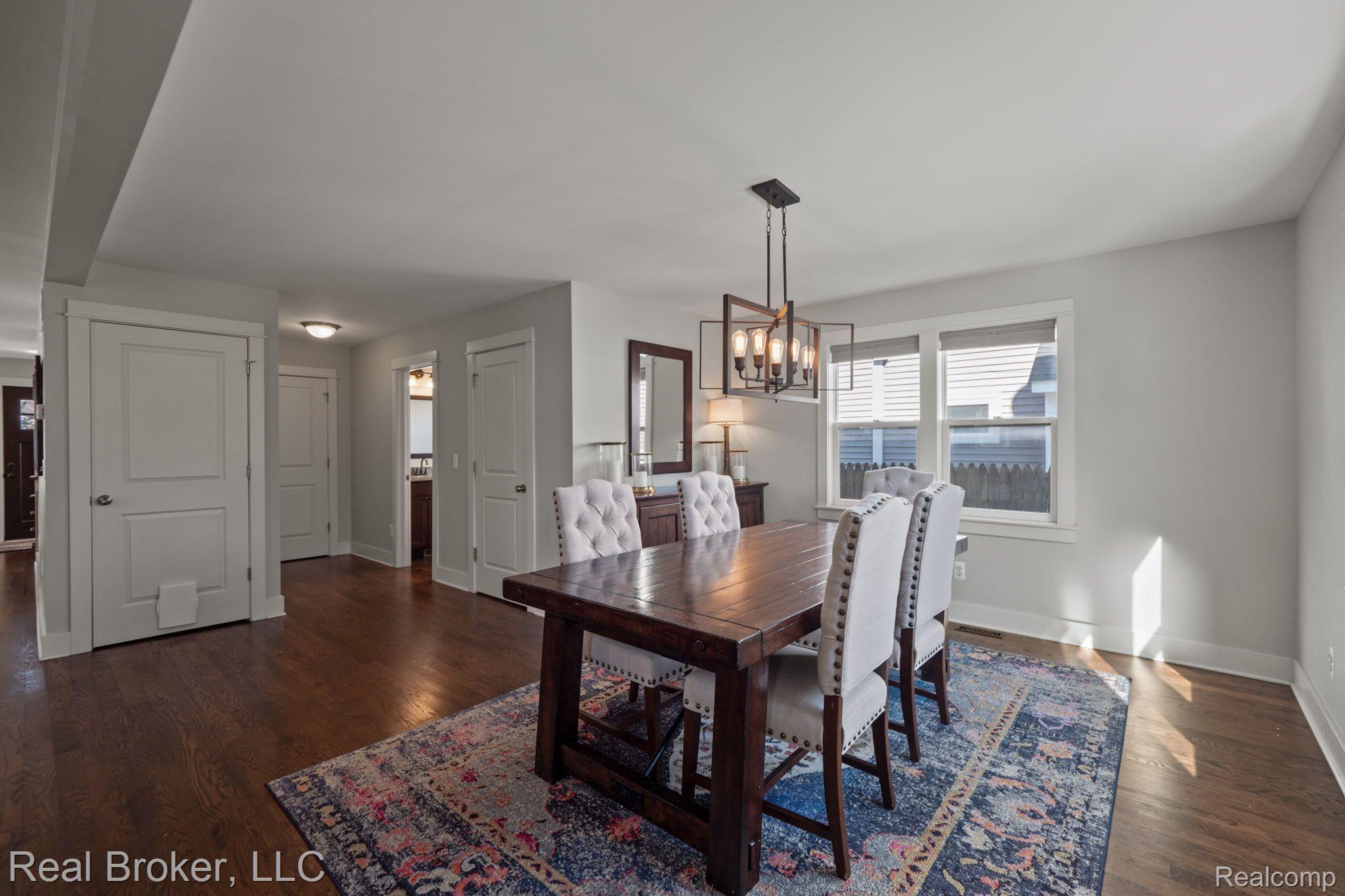 632 N ALTADENA Avenue