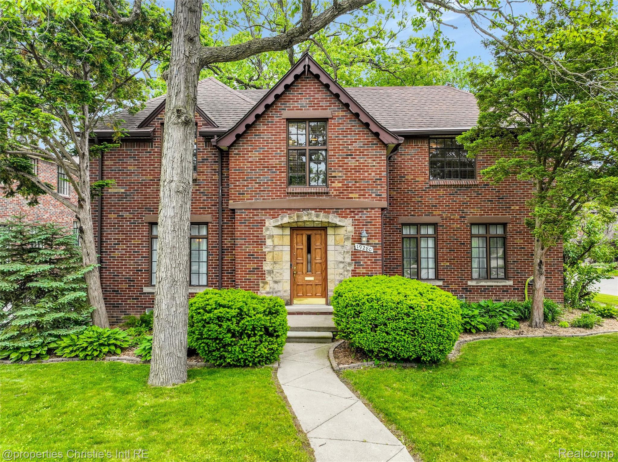 19280 Warrington Drive