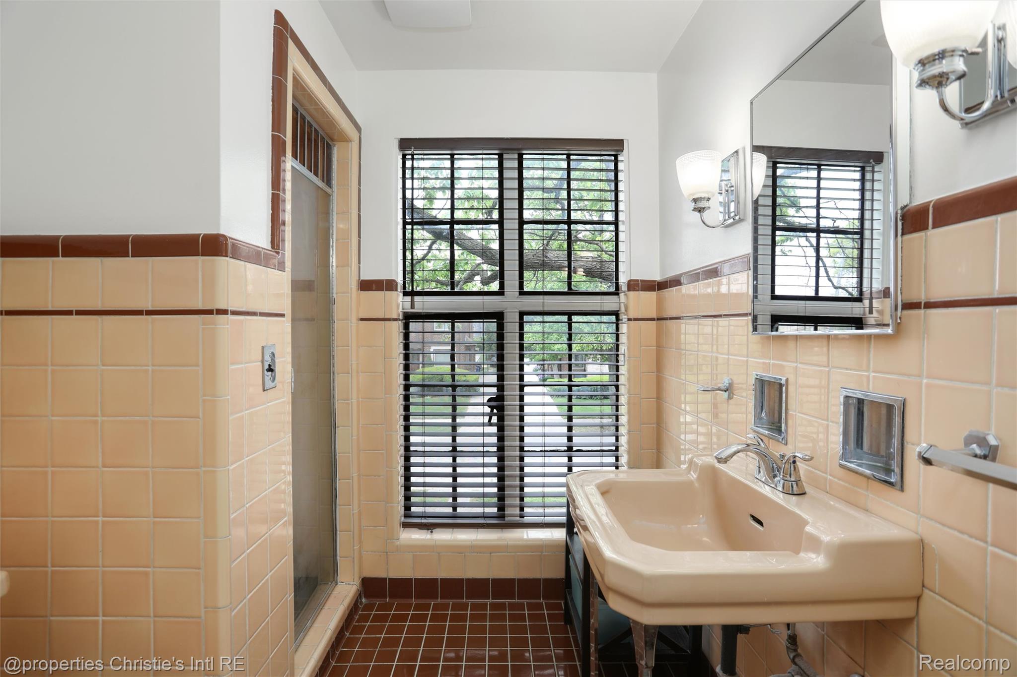 19280 Warrington Drive