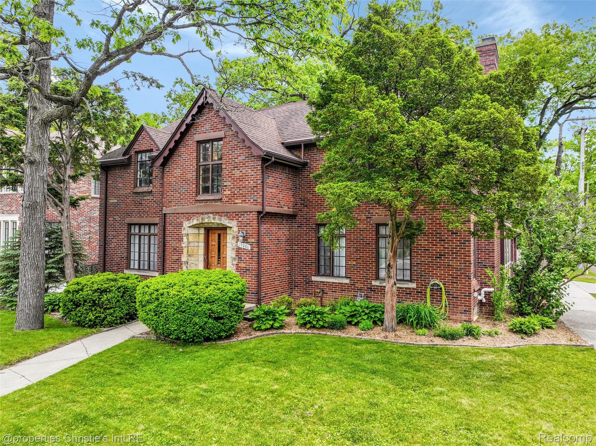 19280 Warrington Drive