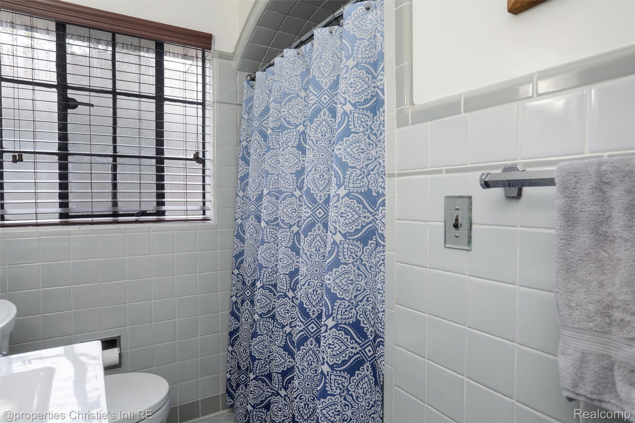 19280 Warrington Drive