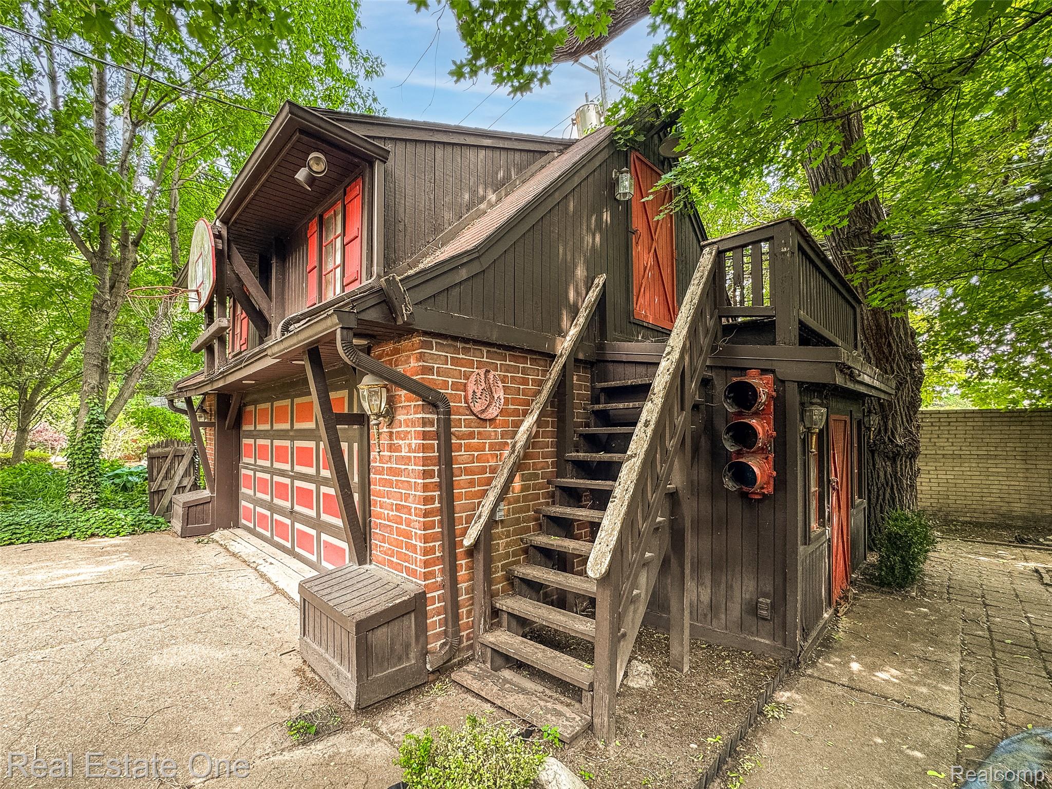 26044 York Road