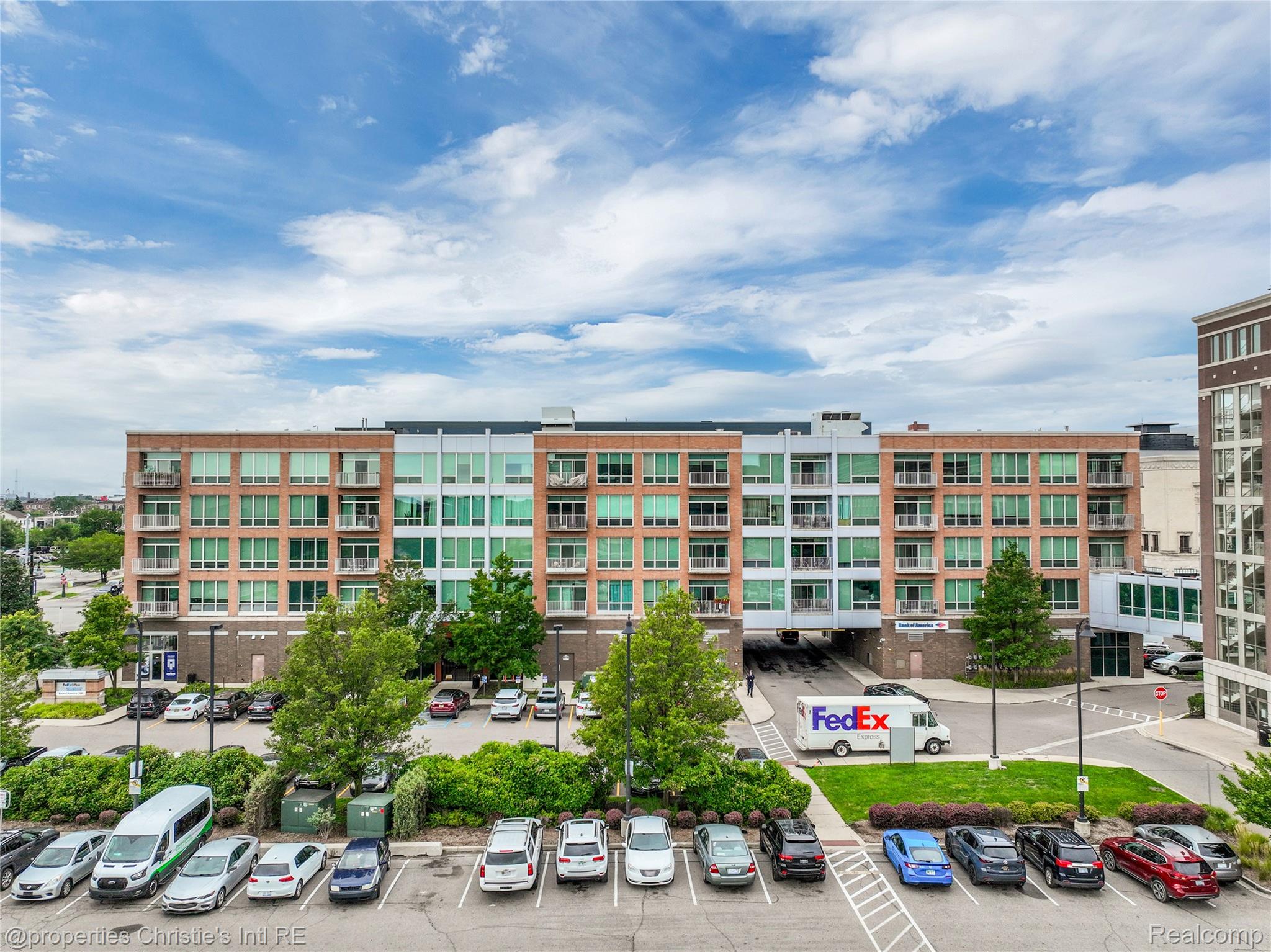 3670 Woodward Avenue 202