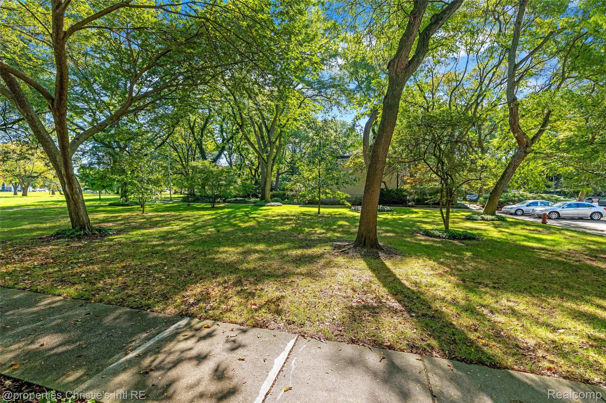 1401 Nicolet Place