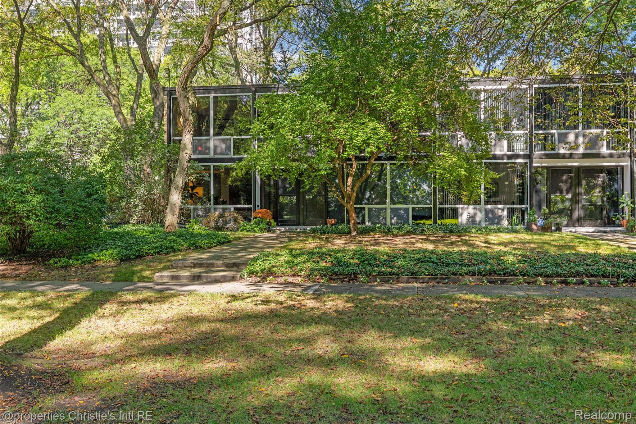 1401 Nicolet Place