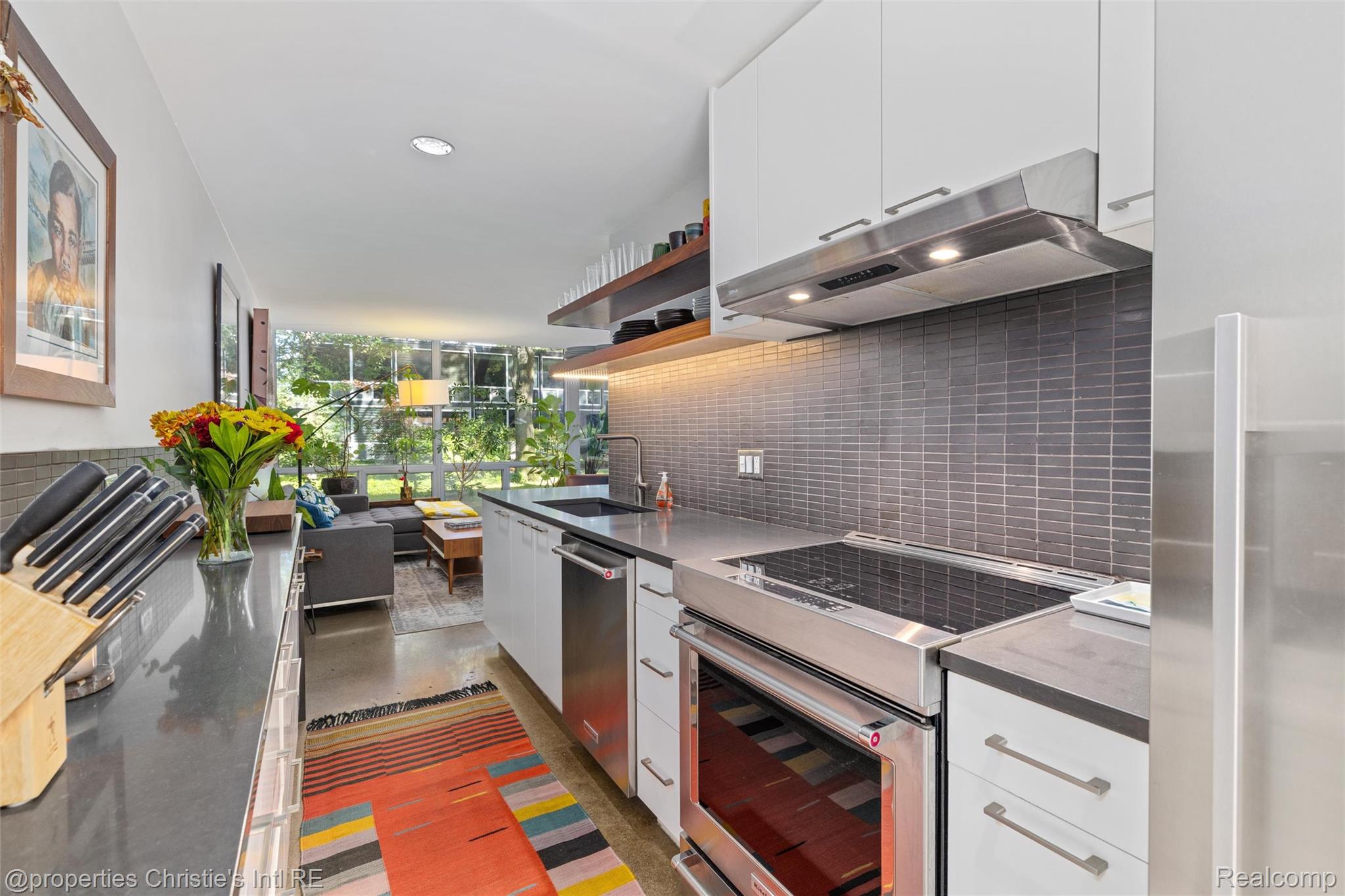1401 Nicolet Place