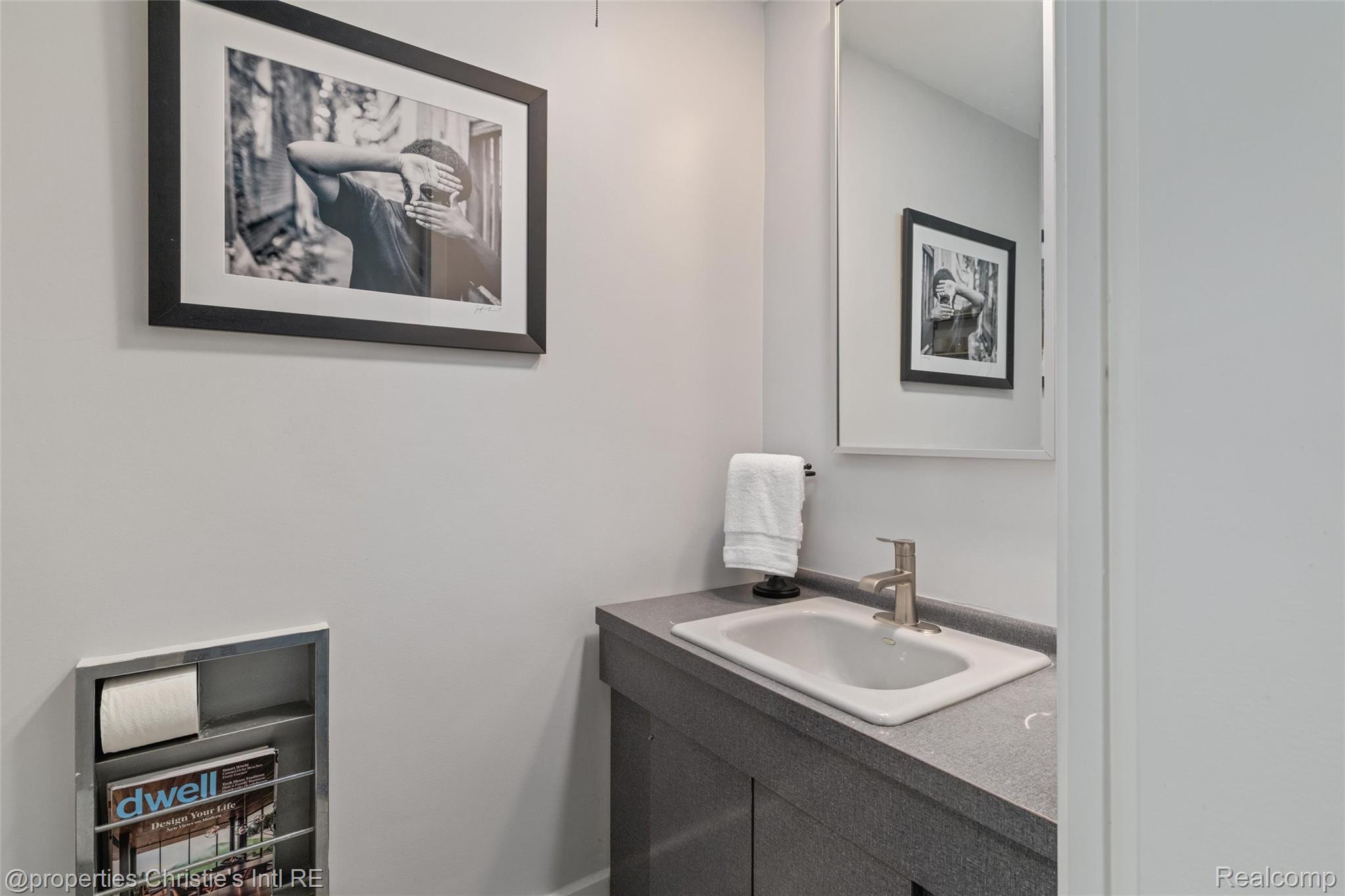 1401 Nicolet Place